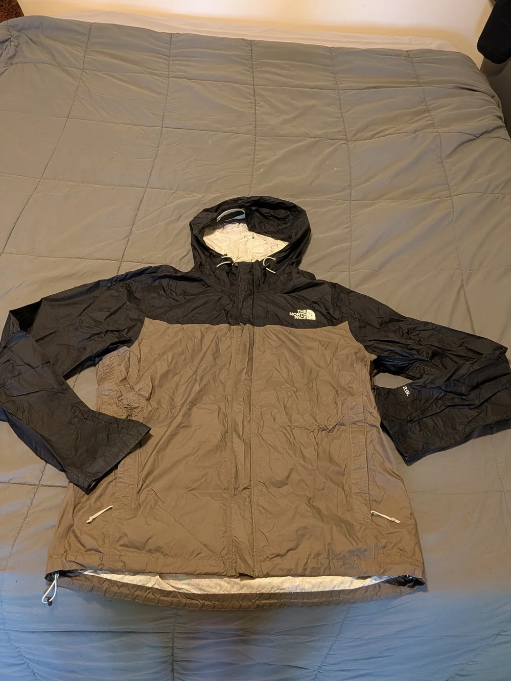 The North Face Men's L Two-Tone Hooded Windbreaker Jacket - Black & Tan